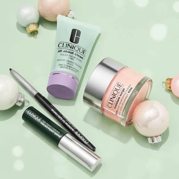 New Clinique MVPs Skincare and Makeup Set 4pc NIB - Picture 3 of 5